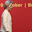 La présidente de la Commission européenne survit à deux motions de censure au Parlement européen