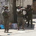 İşgalci İsrail Batı Şeria'da baskın düzenleyip bazı Filistinlileri gözaltına aldı