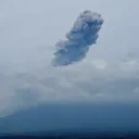 Endonezya’da Marapi Yanardağı yeniden faaliyete geçti: Kül bulutları gökyüzünü kapladı