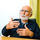 Kayaların üzerinde bizi bekleyen Necip Fazıl’mış