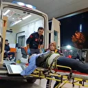 Bursa'da kontrolden çıkan araç ağaca çarptı: Üç kişi yaralandı