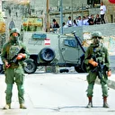 Batı Şeria'yı bin bariyerle hapsetti