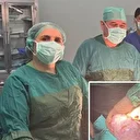 Şişkinlik ve halsizlik şikayetiyle hastaneye gitti: Karnından 5 kiloluk kitle çıkarıldı