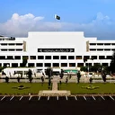 سینیٹ نے 27 ویں آئینی ترمیم دو تہائی اکثریت سے منظور کر لی، پی ٹی آئی کے سینیٹر کا ترمیم کے حق میں ووٹ دینے کے بعد استعفیٰ دینے کا اعلان