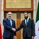 Le chef de la diplomatie turque rencontre le président syrien al-Charaa à Washington