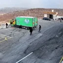 Filistin topraklarını gasbeden İsrailliler Filistinlilere ait fabrikanın kamyonlarını ateşe verdi