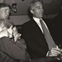 ABD'de Jeffrey Epstein'in Donald Trump'a yönelik iddialarda bulunduğu e-postalar yayımlandı