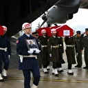 Şehit babasını oyuncağına sarılarak bekledi