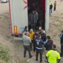 Sivas’ta TIR dorsesinde 18 kaçak göçmen yakalandı