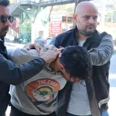 Kaldırımda yürüyen Ukraynalı kadını darbedip yaralayan şüpheli gözaltında