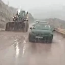 Yüksekova-Van kara yolunda heyelan meydana geldi