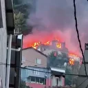 Bursa'da 2 katlı bina alevlere teslim oldu