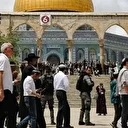 عدسة الصحافة ترصد محاولة مستوطنين اقتحام المسجد الأقصى