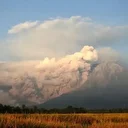 Semeru Yanardağı yeniden faaliyete geçti: Külleri 800 metre yüksekliğe ulaştı