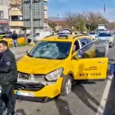 Yolun karşısına geçmek isteyen yayaya taksi çarptı