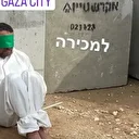 "فلسطيني للبيع".. صور استفزازية تكشف وحشية جنود الاحتلال بغزة