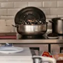 Bir aile daha zehirlendi: Fatih’te konaklayan iki kişi hastaneye kaldırıldı