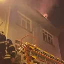 Elazığ’da 4 katlı apartmanda yangın paniği