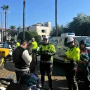 Alanya’da motosiklet sürücülerine önce ceza kesildi sonra ücretsiz kask dağıtıldı