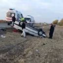 Konya’da otomobil araziye devrildi: Beş kişi yaralandı