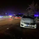 Lise öğrencilerine otomobil çarptı: Genç kız hayatını kaybetti