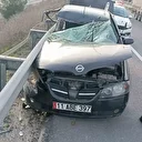 Bilecik’te kontrolden çıkan otomobil bariyerlere çarptı: 1 yaralı