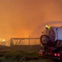 İzmir'de belediyenin çöp toplama alanında çıkan yangın hızla büyüdü: Söndürme çalışmaları devam ediyor