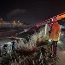Aydın'da otomobil sulama kanalına devrildi: İki kişi yaralandı