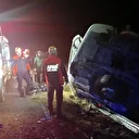 Elazığ'da devrilerek bariyere çarpan kamyonun sürücüsü yaralandı