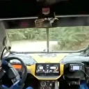 Ralli aracının parkura giren sivil kamyonetle çarpışma anı kamerada