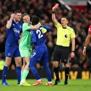 Premier Lig’de şok olay! Takım arkadaşına tokat attı, oyundan atıldı: 10 kişi kalan ekip Manchester United'ı yıktı