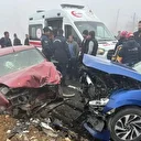 İki otomobil kafa kafaya çarpıştı: Beş yaralı