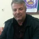 Eski muhtar köy meydanında av tüfeğiyle öldürüldü