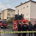 Alacaklı olduğunu iddia ettiği işçilerin kaldığı binayı ateşe verdi