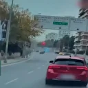 Yolu kapatıp trafiği tehlikeye atan iki kişi yakalandı