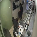 Ordu'da kasklı şüphelinin kuyumcu hırsızlığı kamerada