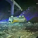 YHT şantiyesinde 15 metre yükseklikten devrilen kamyonun sürücüsü ağır yaralandı