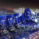 Şanlıurfa’da devrilen tırın sürücüsü hayatını kaybetti