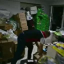 İzmir'de 30 ton tarihi geçmiş ürün ele geçirildi: Tinerle etiketi silip yeniden basmışlar