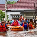  ارتفاع عدد ضحايا السيول والانهيارات الأرضية إلى 23 بجزيرة سومطرة الإندونيسية