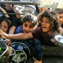 Gazze'de açlıkla mücadele eden Filistinlilere yemek dağıtıldı