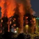 Hong Kong'da yedi kule yangını: Binlerce kişi 'Sos Haritasına' kilitlendi