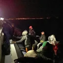 İzmir açıklarında 23 düzensiz göçmen yakalandı: 20 göçmen kurtarıldı