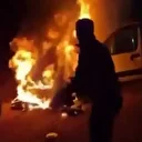 Seyir halindeyken alev alan araçtaki 5 kişiyi ceza infaz kurumu personeli kurtardı