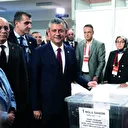 8 ayda üçüncü kez genel başkan seçildi