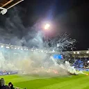 15 yıl sonra küme düştüler: Maç 4 saat durdu, taraftarlardan yakıcı maddeli şok protesto!