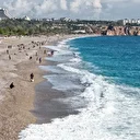 Yağmur sonrası Konyaaltı Sahili'nde balık mesaisi başladı: Amatör balıkçılar sahile koştu