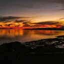 Van Gölü gün batımında kızıllığa büründü