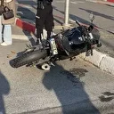 Fatih'te otomobile çarpan motosiklet sürücüsü yaralandı