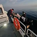 Kuşadası açıklarında 14 düzensiz göçmen yakalandı